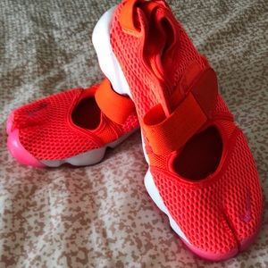 Nike air rift split toe